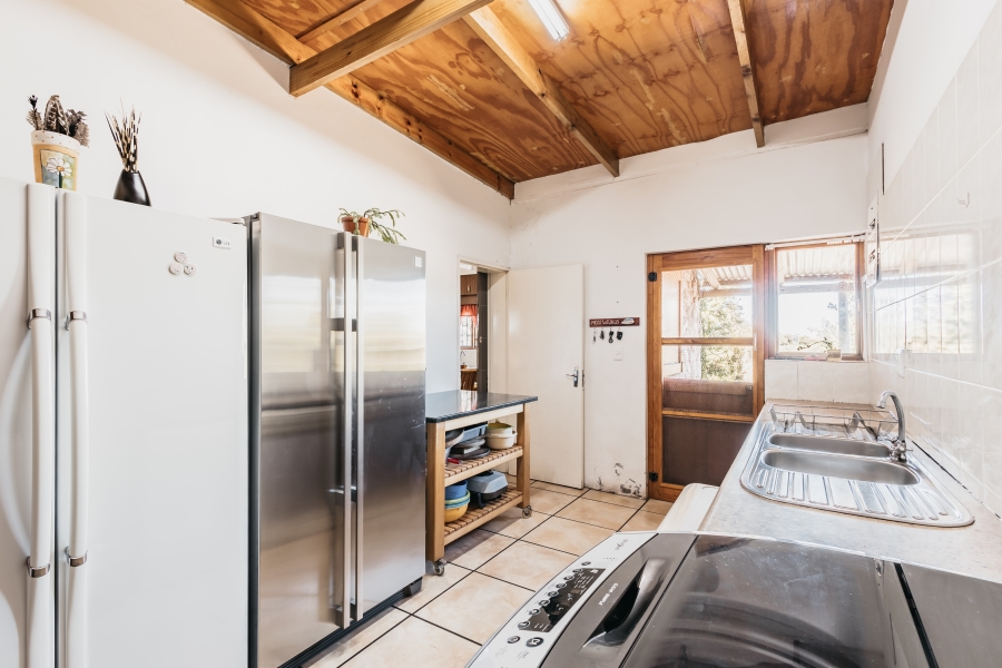 To Let 6 Bedroom Property for Rent in Vredenburg Western Cape